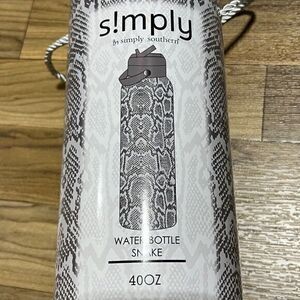 NWT Simply by Simplyโ Southern Snakeskin Printed Water Bottle 40oz